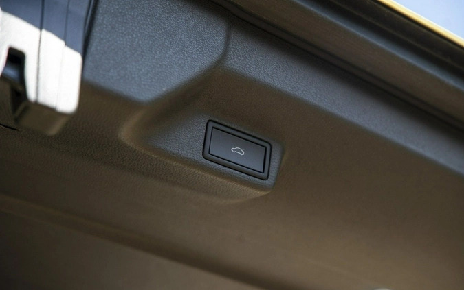 Volkswagen ID.Buzz cena 245877 przebieg: 8, rok produkcji 2022 z Polanica-Zdrój małe 667